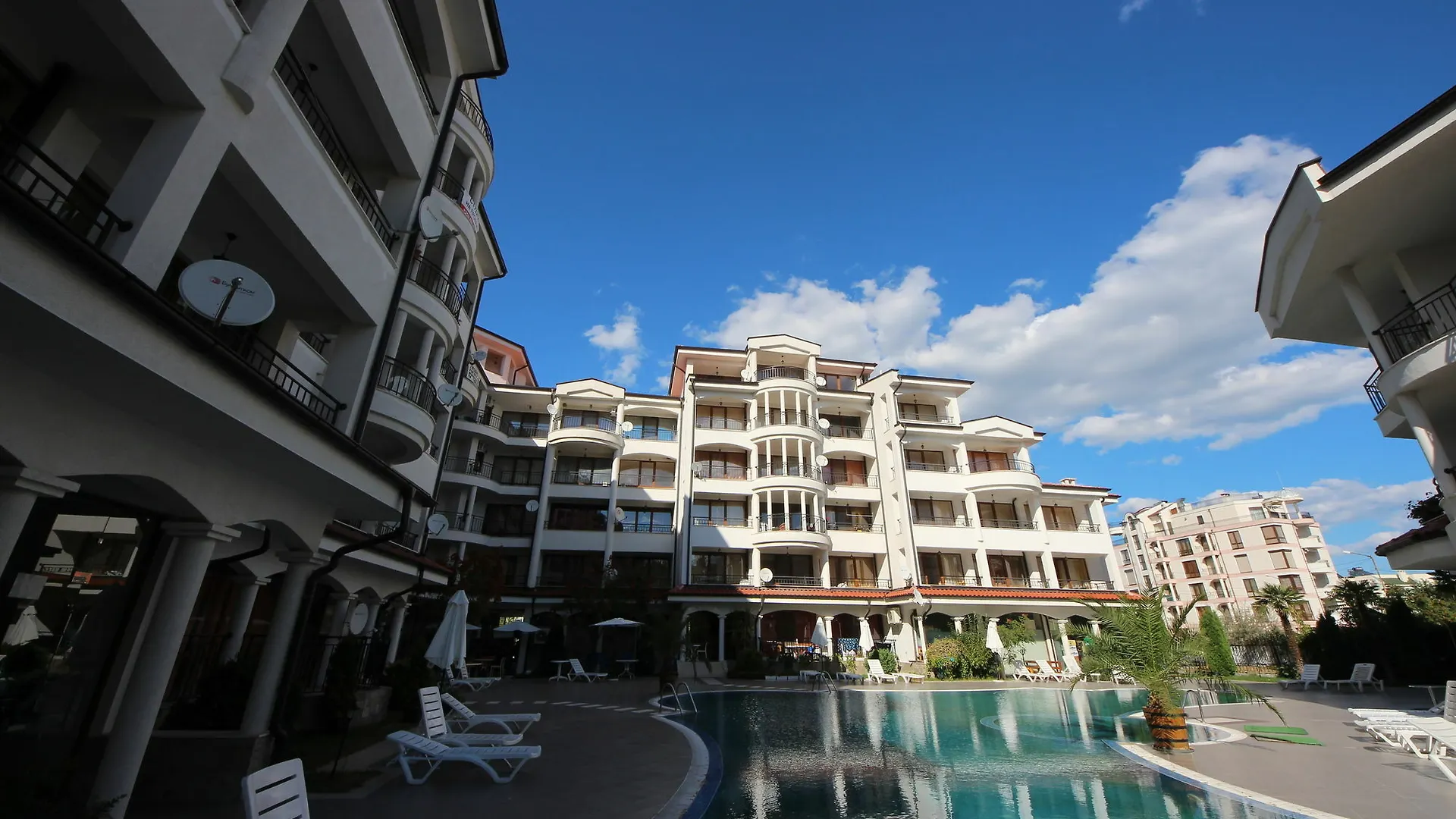 Menada Chateau Valon Apartment Sunny Beach